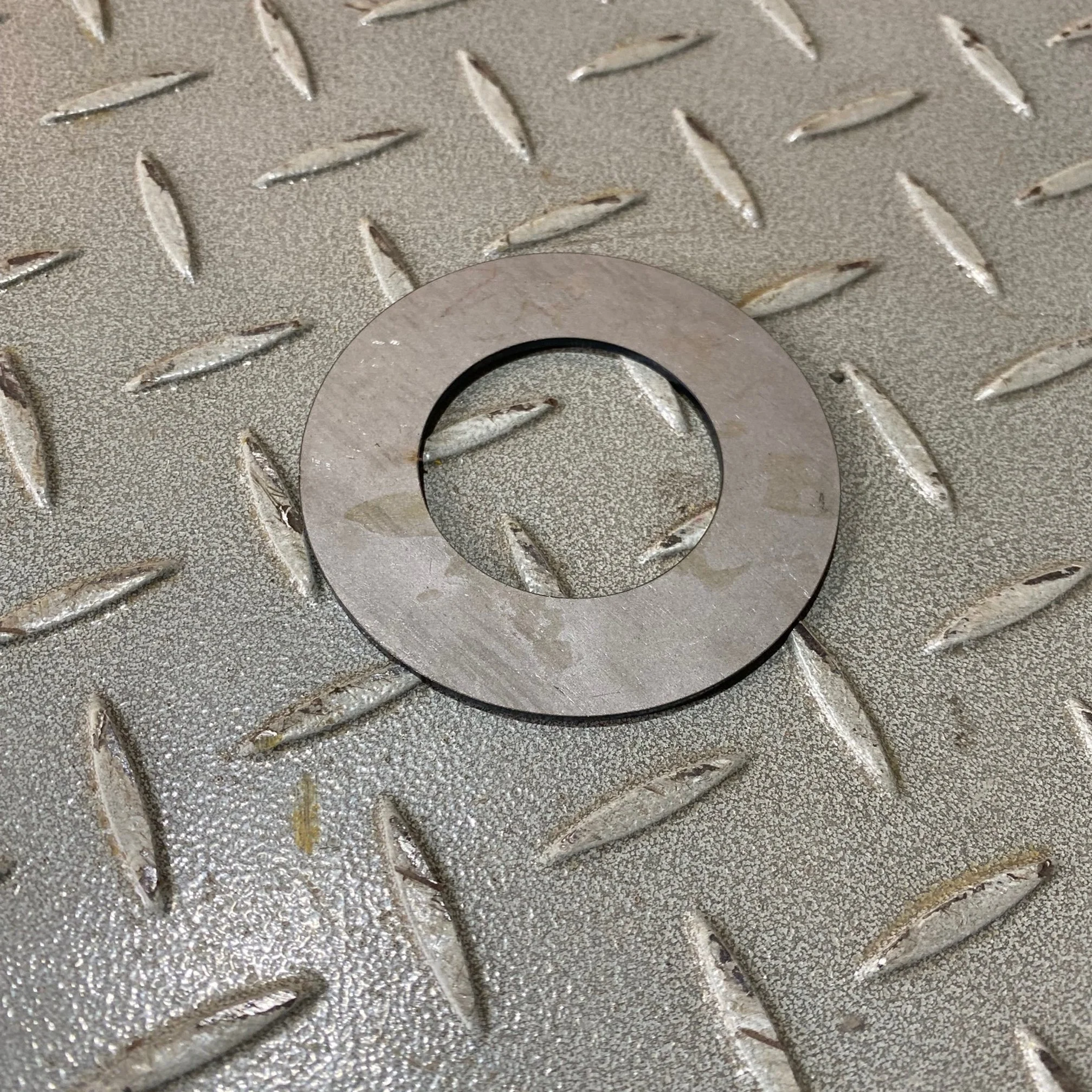 Circle shim for motor graders