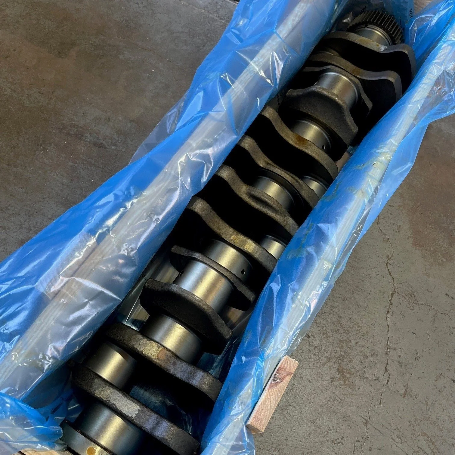 Crankshaft assembly for Caterpillar C9 engine